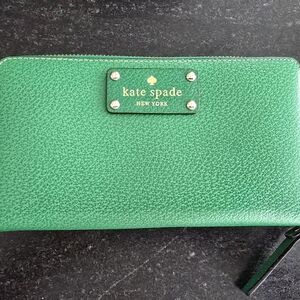 Kate Spade New York Green Zip Wallet